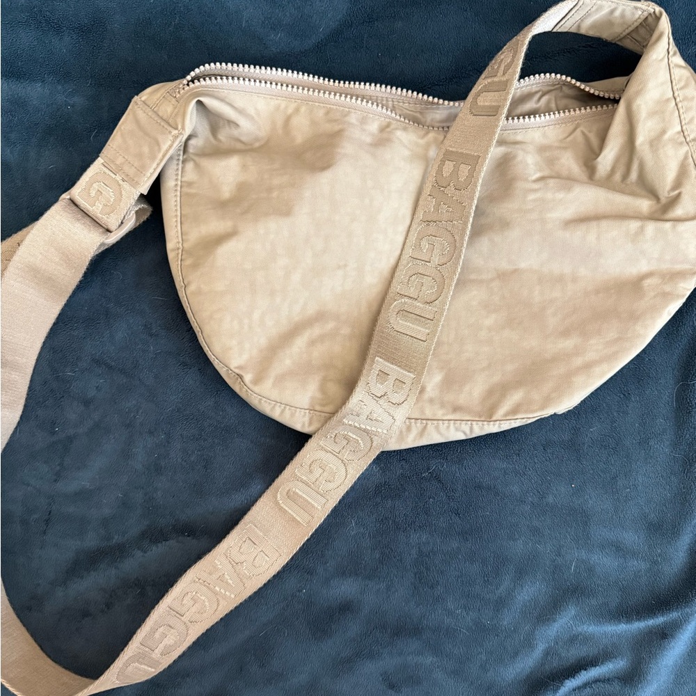BAGGU Medium Crescent Bag